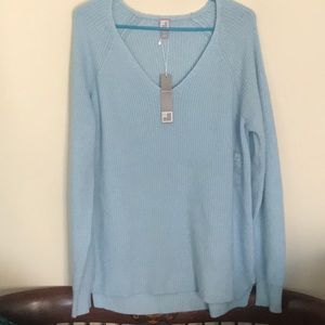 Nice powder blue v neck pullover by JCP.  NWT!